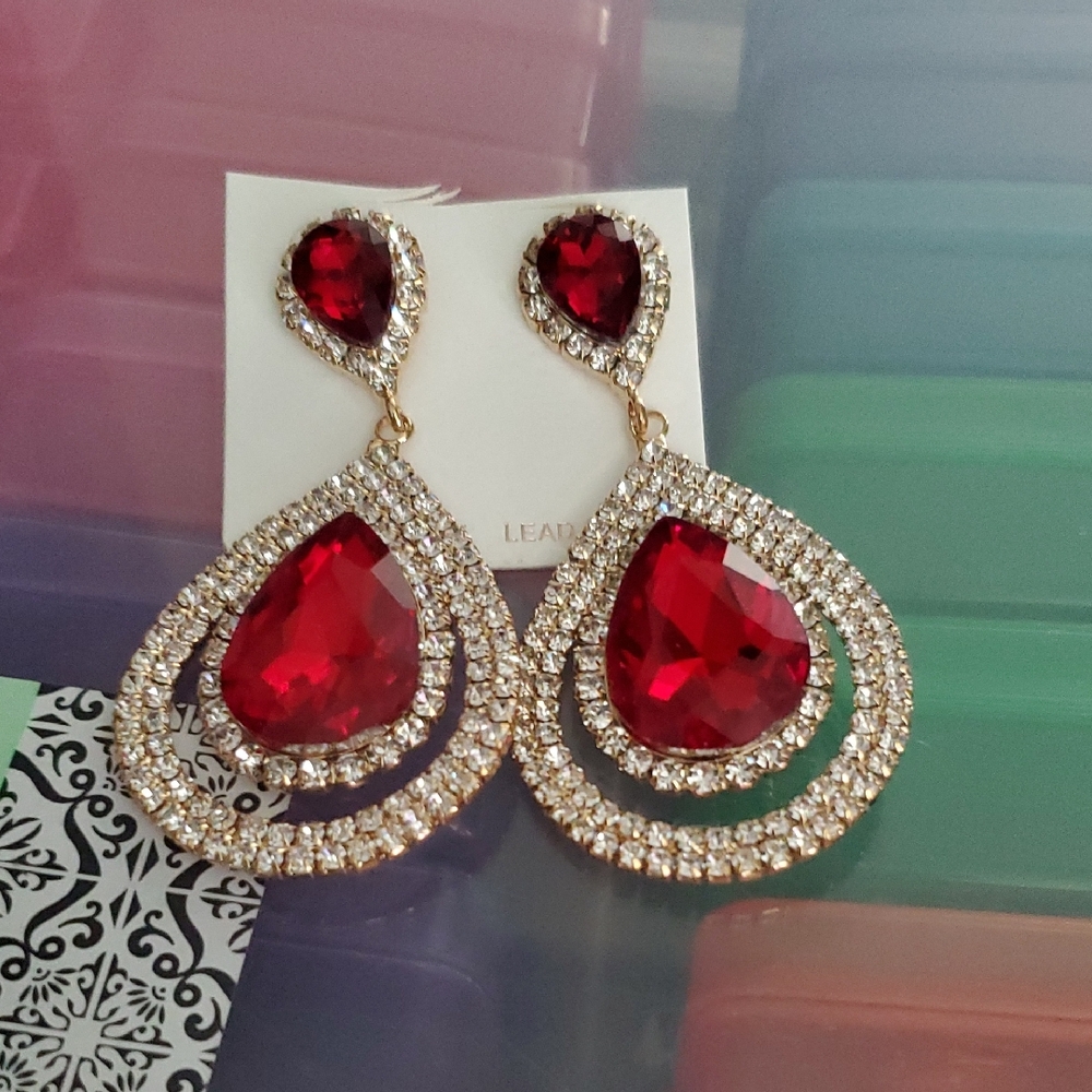 Elegant Red and Gold Teardrop Earrings